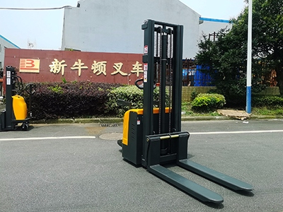 electric forklift manufacturer