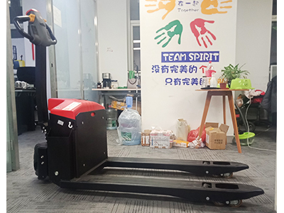 电动搬运车