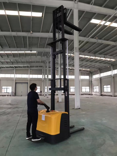 Electric Forklifts