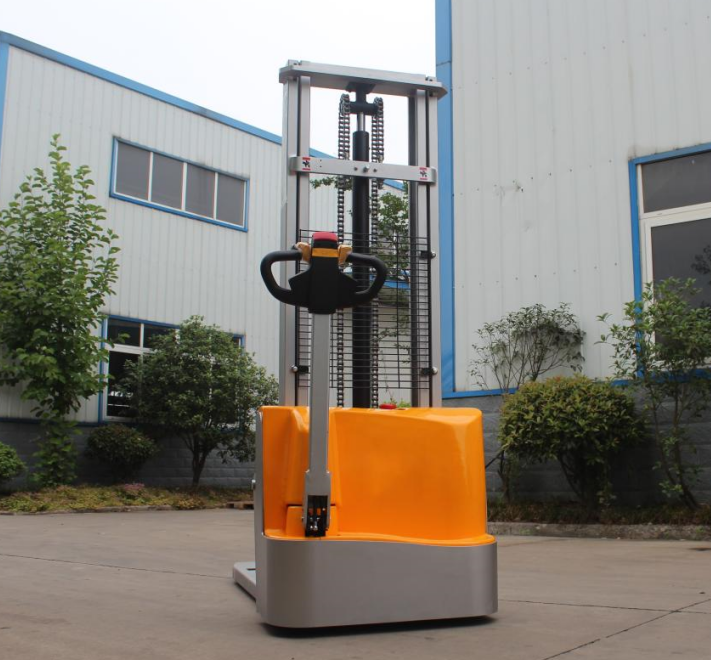 electric forklift manufacturer