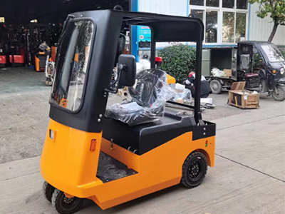 electric forklifts 