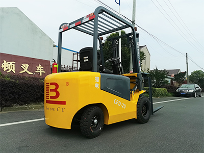 electric forklifts