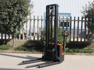 2026年电动堆高车排名前十名有我们吗？