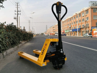 仓库搬运解决方案 力荐新牛盾搬运车