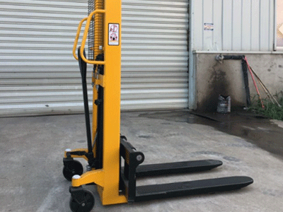 新牛顿手动液压堆高车