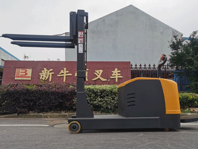 站驾式平衡重堆高车室内作业规范（注意事项）