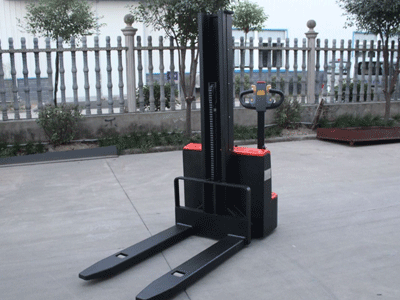 步行式单柱堆高车