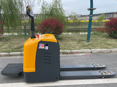 新牛顿站驾式搬运车