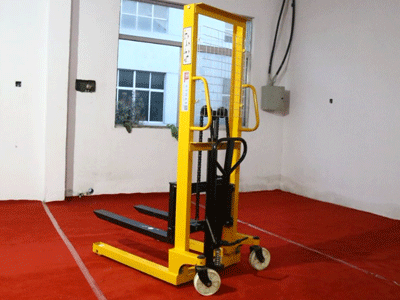 手动液压堆高车产品