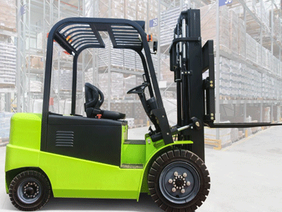 全地形可用 两驱动力叉车越野不在话下