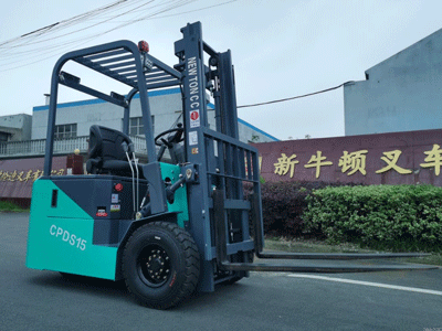 全电动三支点叉车为什么适配食品生产仓库？