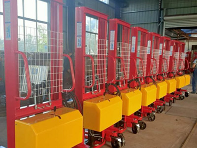 1.5吨半电动堆高车优势是什么？