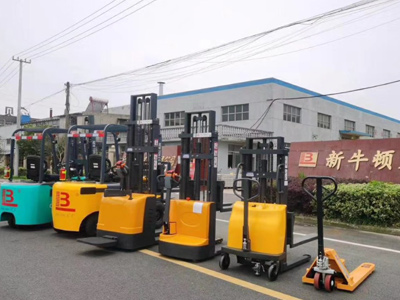 新牛盾叉车产品