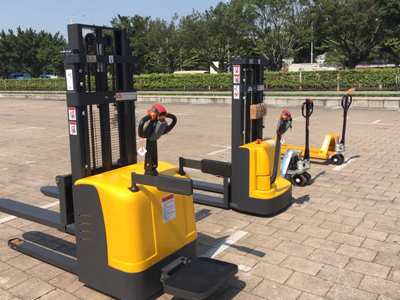 注意看！叉车作业常见违章行为千万小心别犯