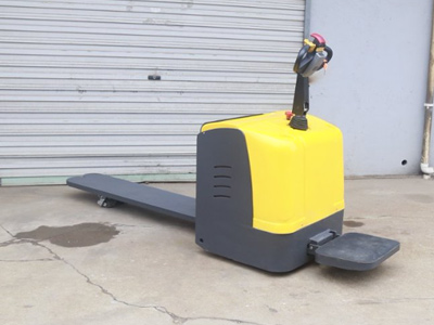 站驾式全电动搬运车