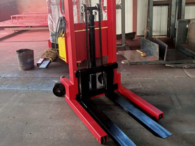 半电动堆高车厂家直供