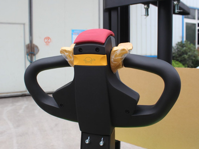 深刻了解叉车规范