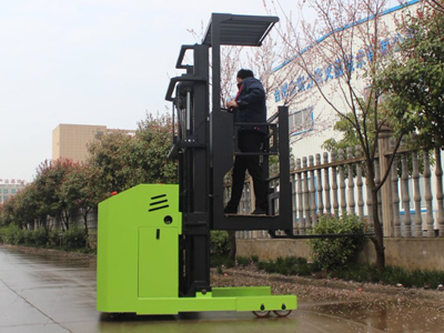 新牛盾人上行三向堆垛车3大优势详解