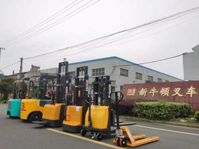 新牛顿叉车：以智造之力，赋能全球物流搬运