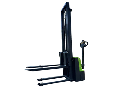 全电动步行式堆高车：会操作懂充电 多用3年