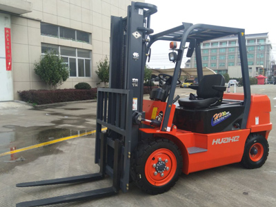 新牛盾燃油叉车怎么保养？避开这些坑！