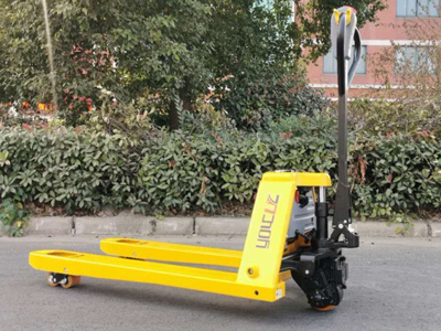 2026小型电动搬运车多少钱？最新报价详解不容错过