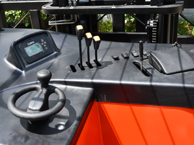 窄巷道定制款三向拣选车多少钱一台？