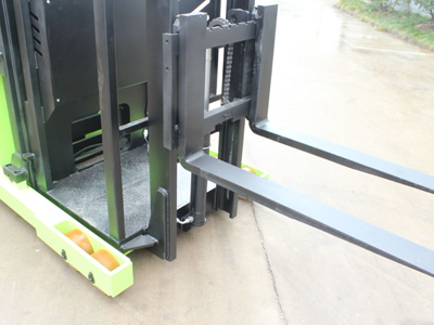 小型电动拣选车