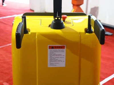 带把手全电动搬运车