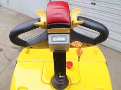 小型站驾式电动搬运车怎么选？一文给你讲清楚