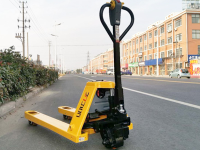 小型电动搬运车