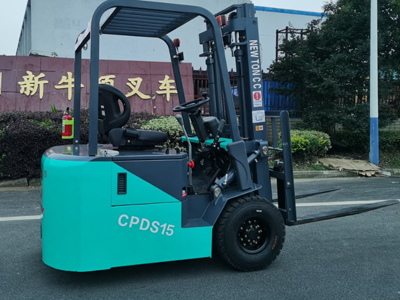 比四支点更灵活三支点电动叉车 2026年精选