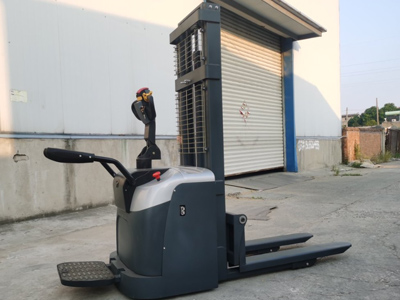 双托盘堆垛机转弯灵活吗？仓库用过都说好