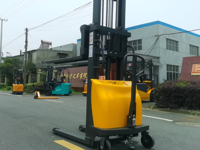 半电动堆高车多少钱一台？2026最新价格