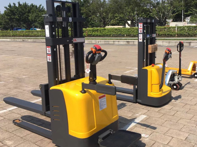 多品类叉车展示