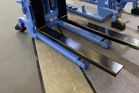 新牛盾物料搬运设备