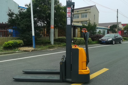 2026电动叉车品牌排行榜前十名 步行式堆高车怎么选