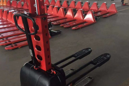 半电动自行走自体登高车 装卸货高效率