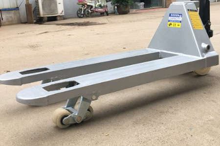 江苏手动液压搬运车厂家｜新牛盾叉车 源头直供更划算