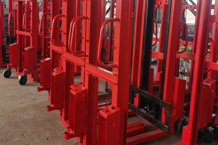 堆高车年检要求高