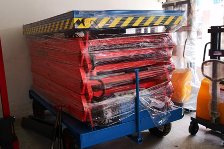 剪叉式升降平台