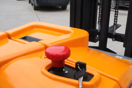 平衡重堆高车细节