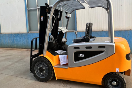 全电动三向叉车