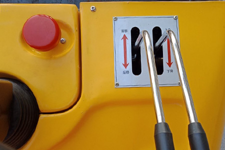 新牛盾前移堆高车