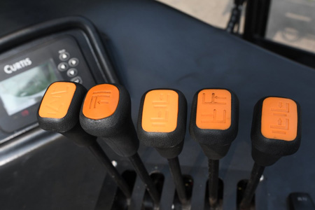 四向叉车操作方便