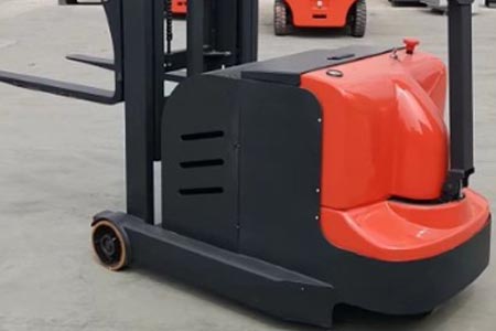 分不清步行式平衡重与普通堆高车？看完本文不选错