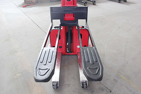 全电动自体登高车