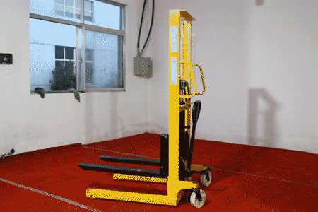 小型手动堆高车