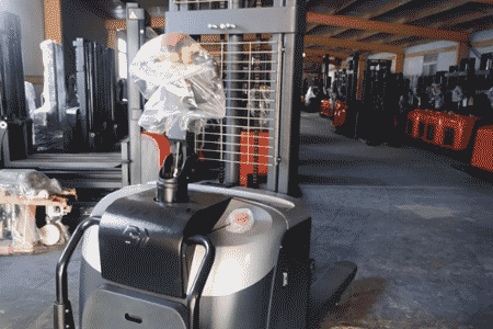 新牛盾叉车工厂