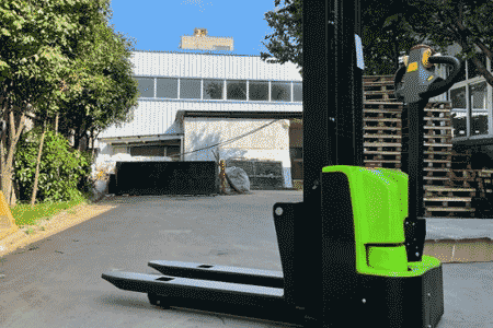 新牛盾步行式电动堆高车 源头工厂品质可靠